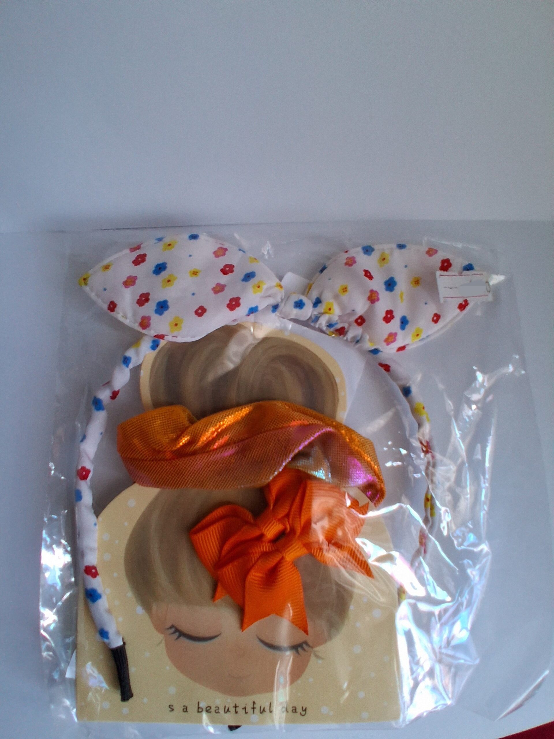 Packet of hair Accessories - Image 2