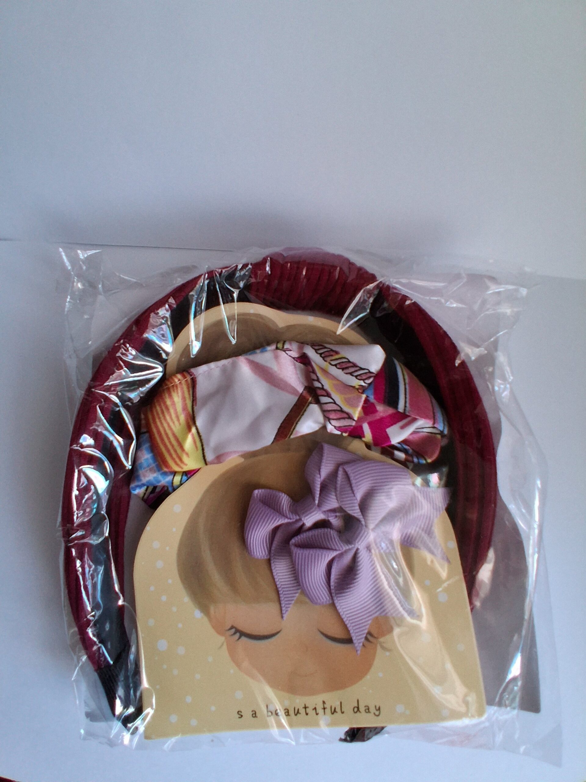 packet of hair accessories - Image 4